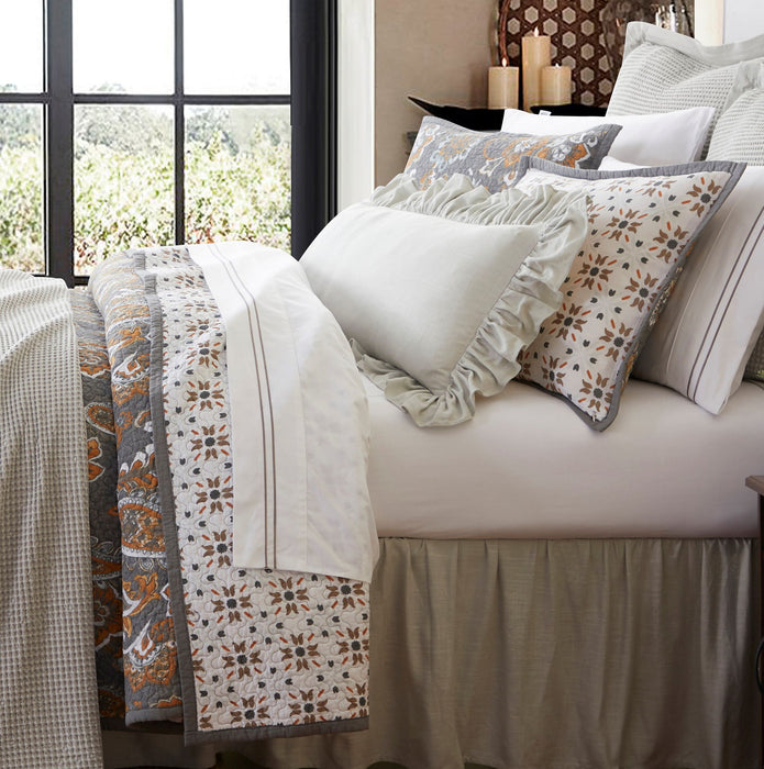 Abbie - Full/Queen Western Paisley Reversible Quilt Set (Set of 3) - Gray