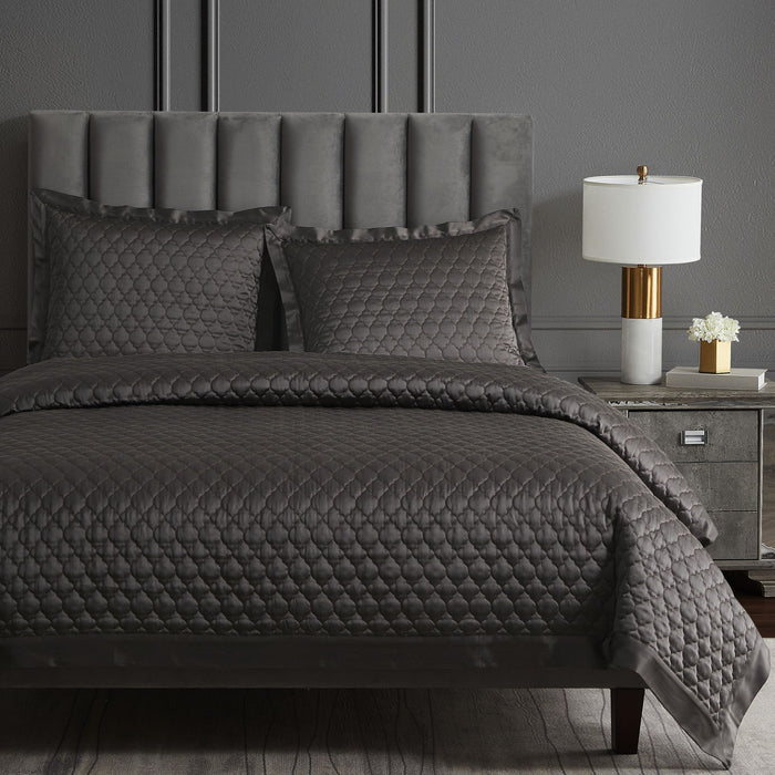 High Shine Satin - Full/Queen Quatrefoil Quilt Set (Set of 3) - Espresso