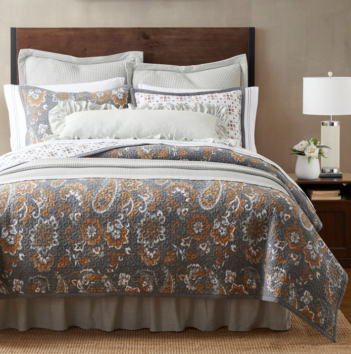 Abbie - Full/Queen Western Paisley Reversible Quilt Set (Set of 3) - Gray