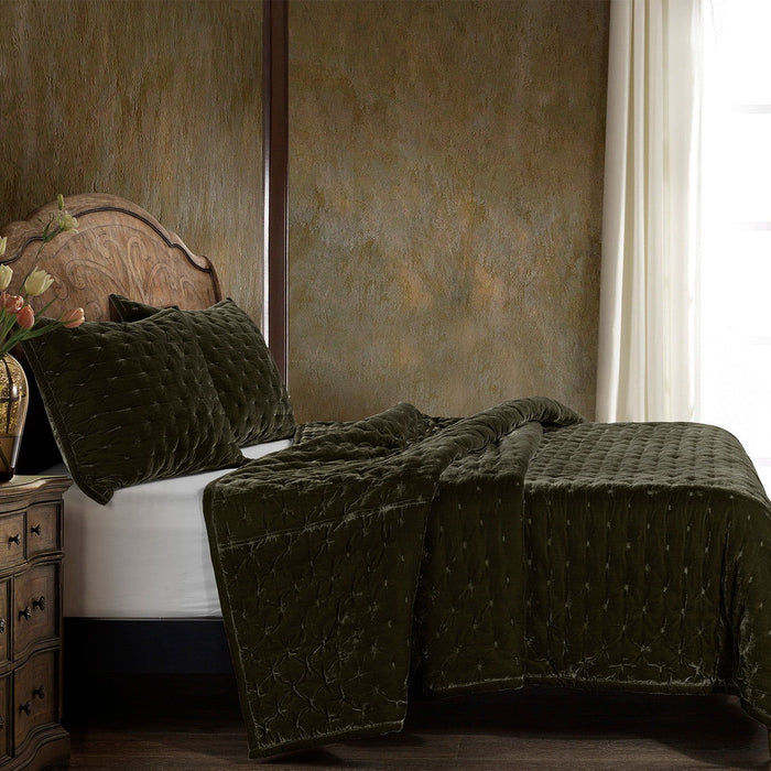 Stella - King Faux Silk Velvet Pintuck Quilt Set (Set of 3) - Fern Green