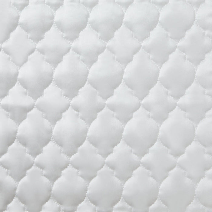 High Shine Satin - 21" x 34" Quatrefoil Quilt Pillow Sham Set (Set of 2) - White