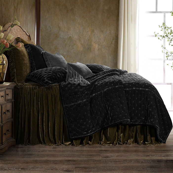 Stella - King Faux Silk Velvet Pintuck Quilt - Black