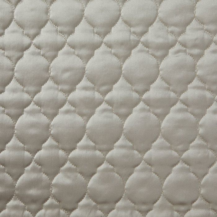 High Shine Satin - Quatrefoil Quilt Pillow Sham Set (Set of 2) - Champagne