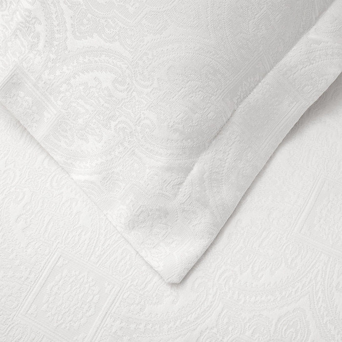 Liza White Matelasse - Queen Coverlet Set (Set of 4) - White / Black