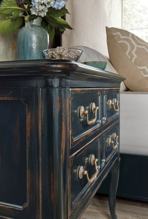Charleston - Two-Drawer Nightstand