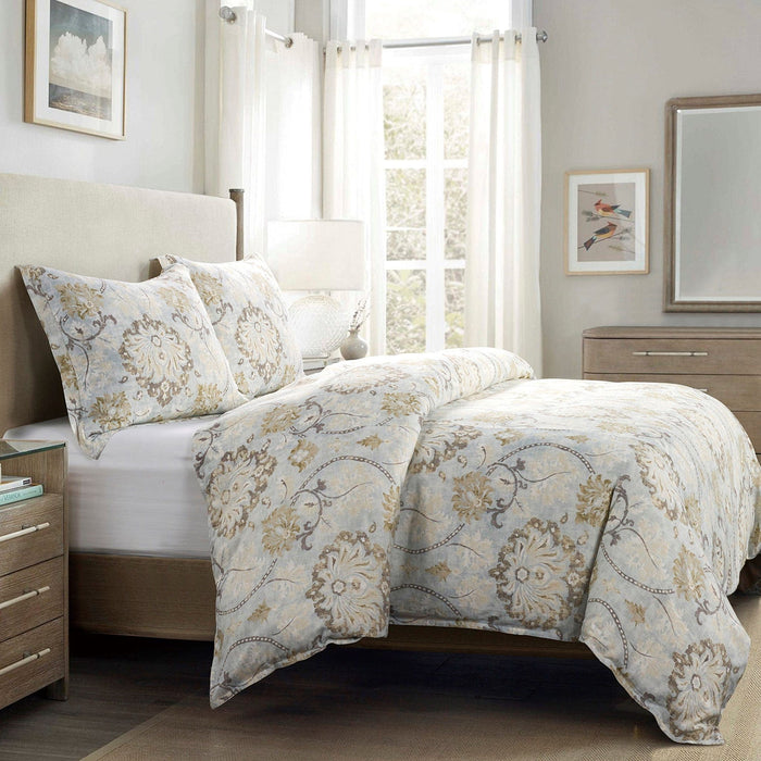 Dalia - King Comforter Set (Set of 3) - Light Blue