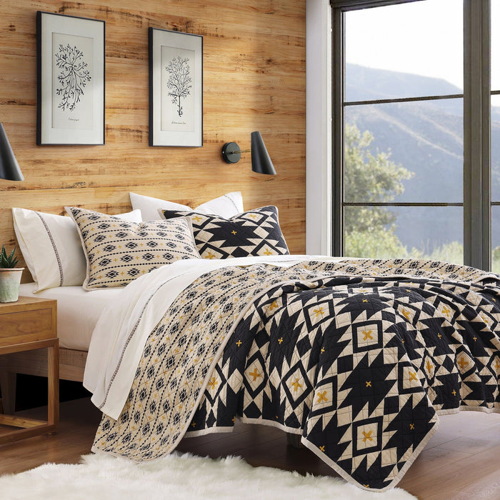 High Desert - Twin Reversible Quilt Set (Set of 2) - Black