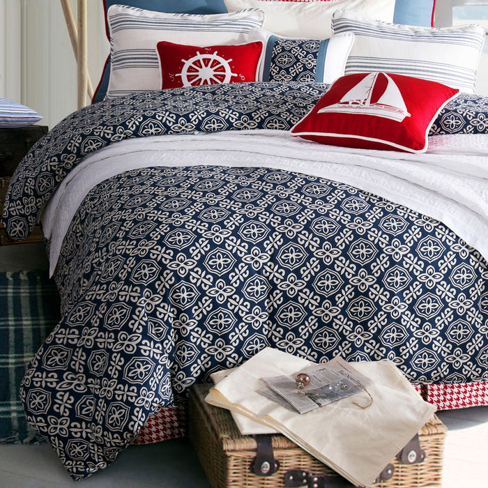 St. Clair - Queen Bedding Set (Set of 4) - Navy / White